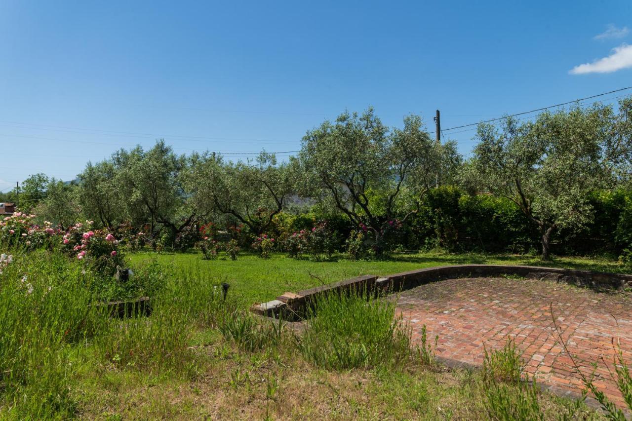 Locanda La Valle Castelnuovo Magra Exterior photo